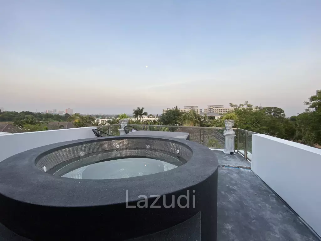8 Bedrooms Ultra Luxury Pool Villa in Jomtien
