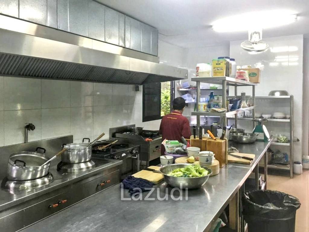 Modern 72-Room Hotel in Central Pattaya for Rent
