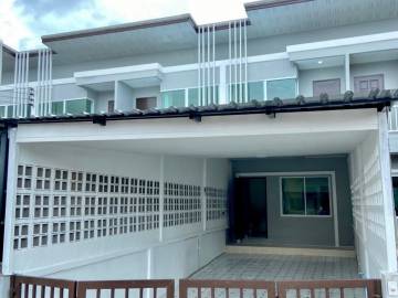 Townhouse for Sale at Rattanakorn Village 3