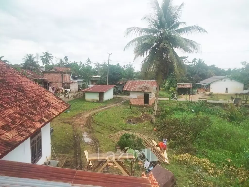 Rumah Dijual Tanah Luas di Kota Jambi Dekat Mall Jamtos, RSUD H. Abdul Manap, UIN Sultan Thaha Saifuddin, Pasar Mama