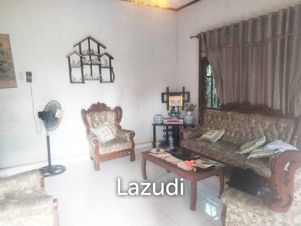 Rumah Dijual Tanah Luas di Kota Jambi Dekat Mall Jamtos, RSUD H. Abdul Manap, UIN Sultan Thaha Saifuddin, Pasar Mama