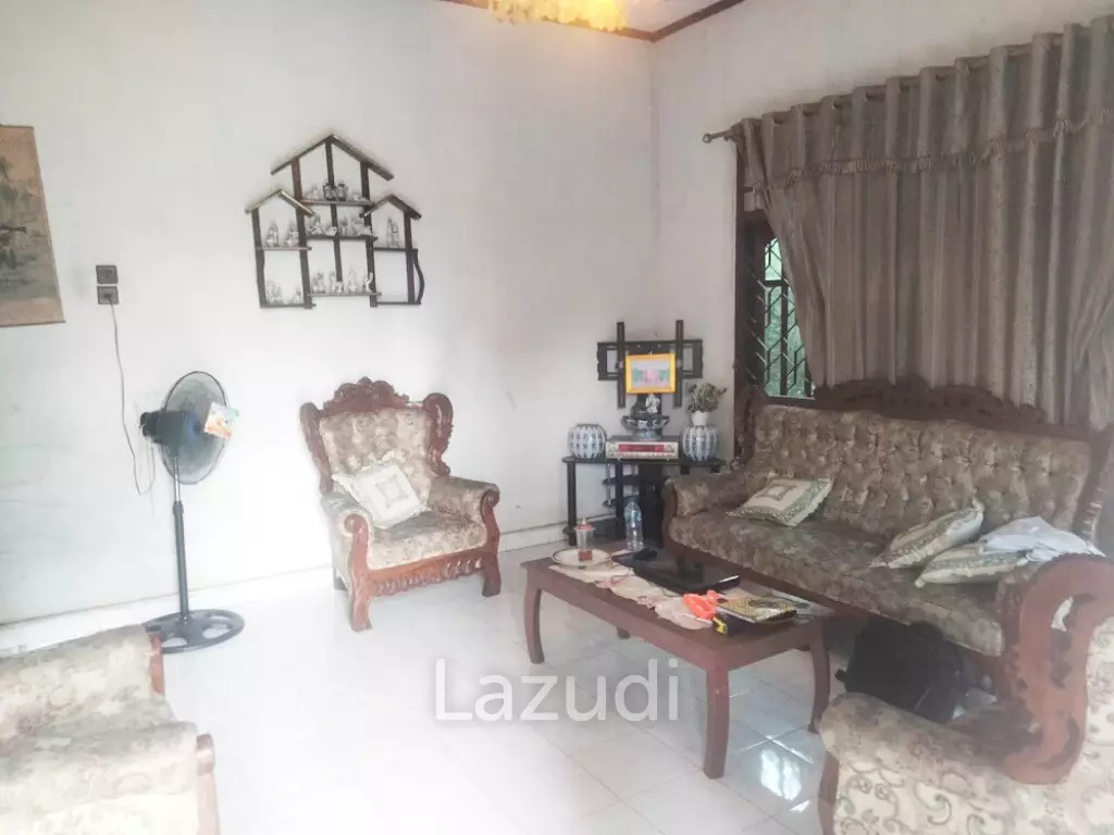 Rumah Dijual Tanah Luas di Kota Jambi Dekat Mall Jamtos, RSUD H. Abdul Manap, UIN Sultan Thaha Saifuddin, Pasar Mama