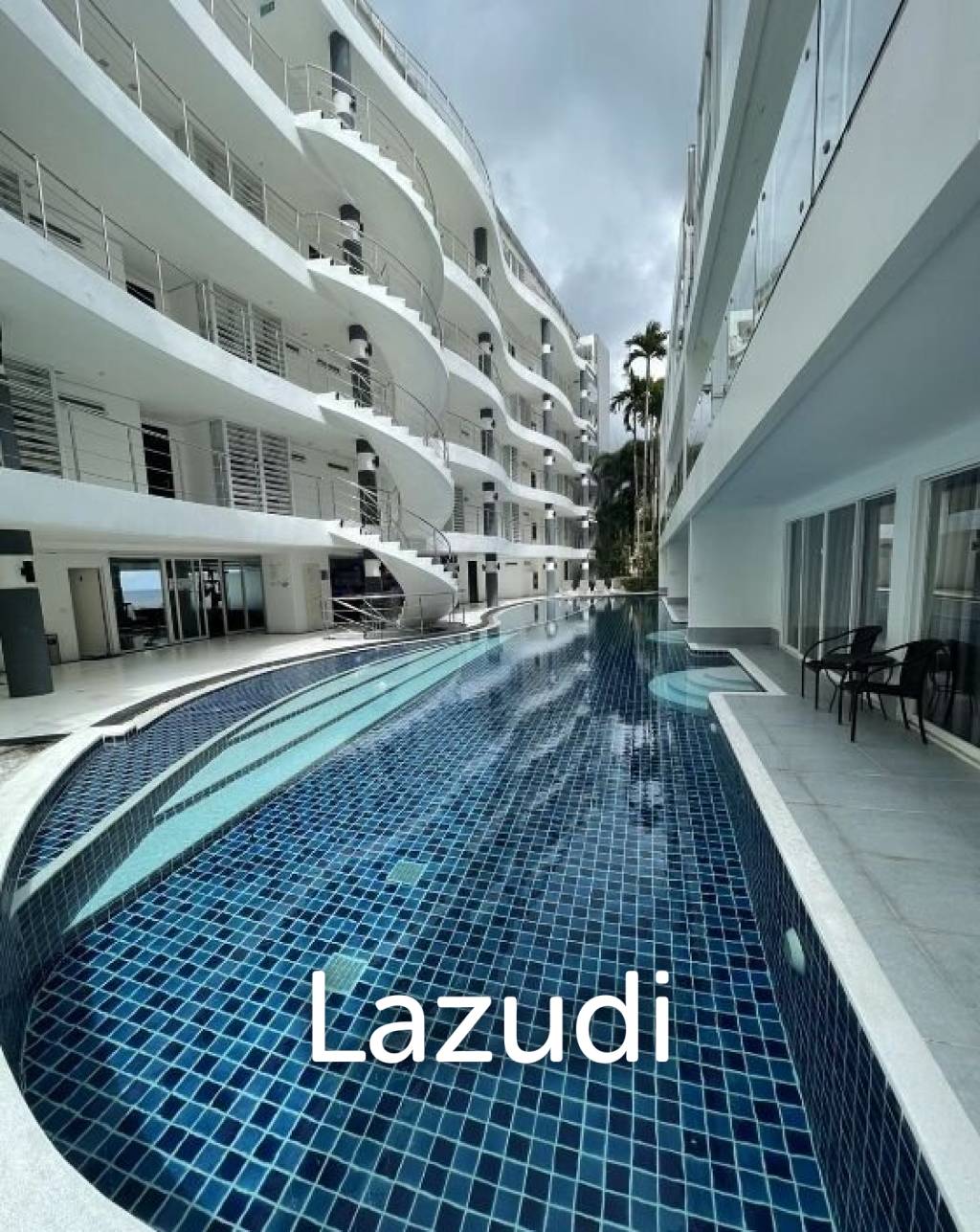 ห้องชุดหรู 2 ห้องนอน วิวทะเลที่ Sunset Plaza Karon Phuket