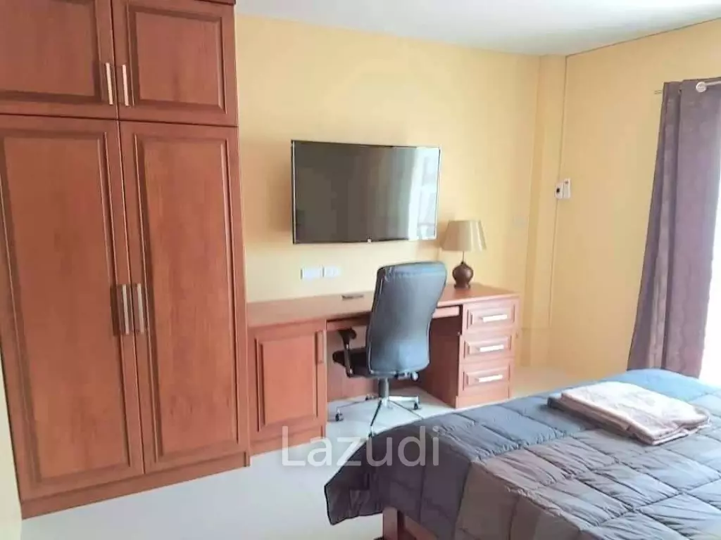 Commercial Building for sale with business in the heart of Bangsaray