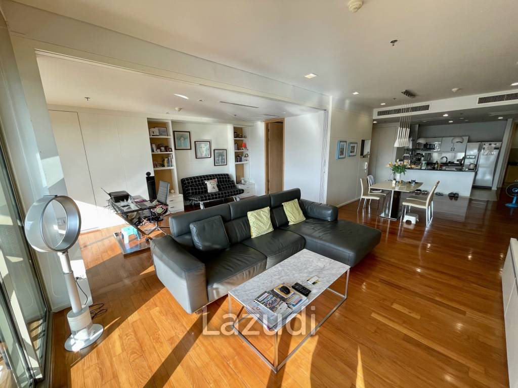 Exceptional 183 sqm 2+1B/3B with spectacular park views for sale. Optional GRR available.