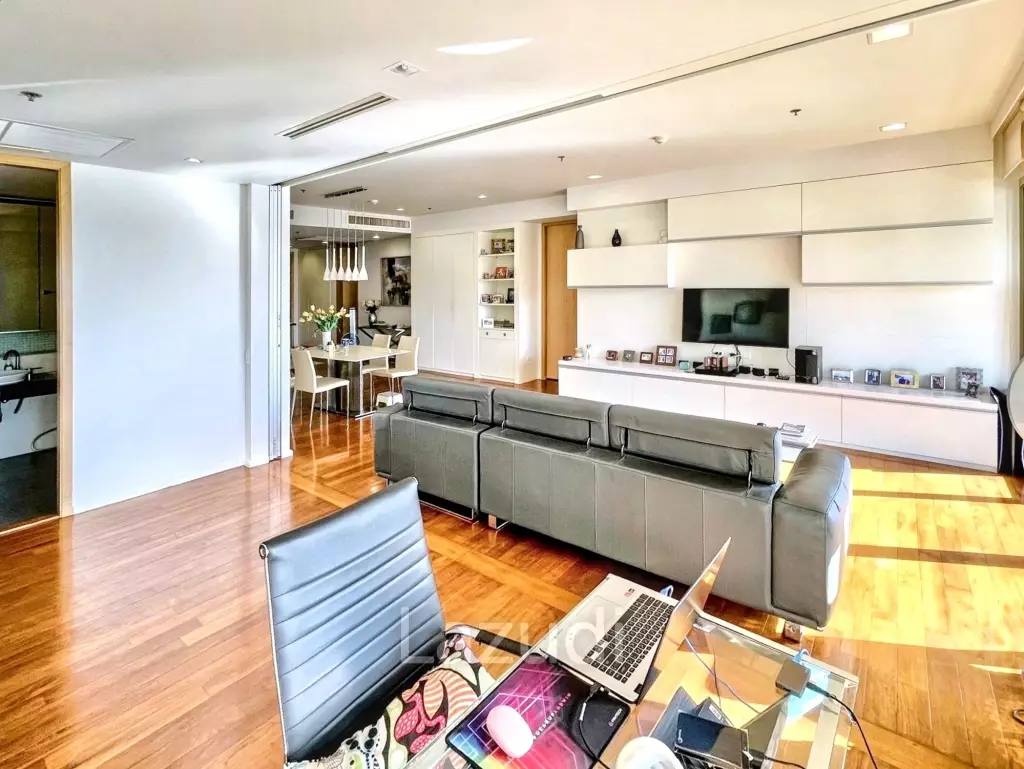 3 Bedroom 3 Bathroom 183 SQ.M  The Lakes