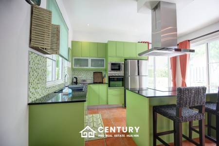 Well Maintained 3 Bedroom Pool Villa