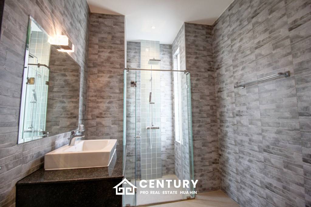 Well Maintained 3 Bedroom Pool Villa