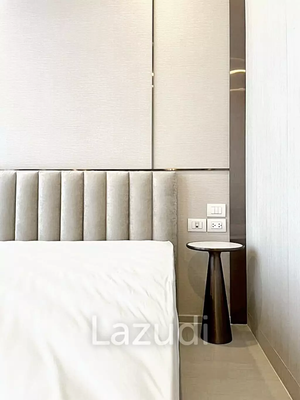 2 Bedrooms 2 Bathrooms 82 SQ.M. Noble Ploenchit