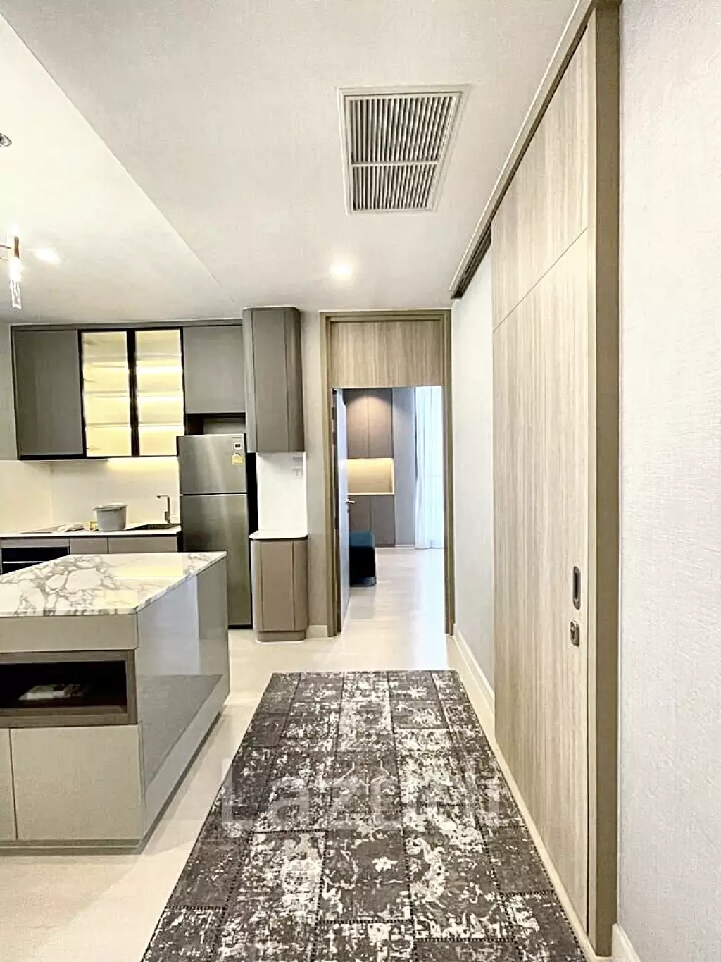 2 Bedrooms 2 Bathrooms 82 SQ.M. Noble Ploenchit