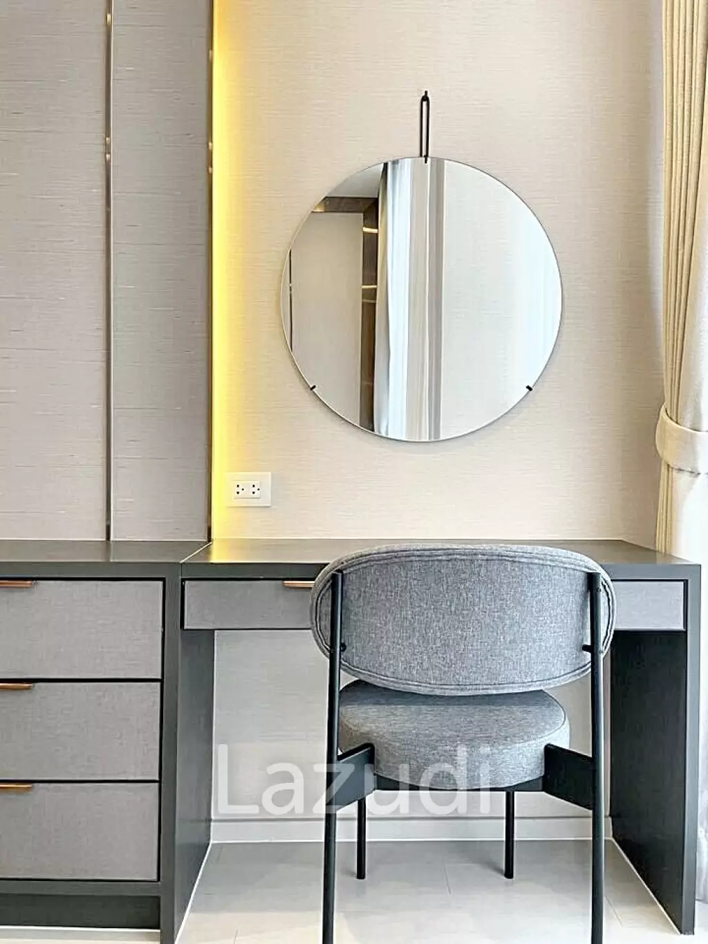 2 Bedrooms 2 Bathrooms 82 SQ.M. Noble Ploenchit