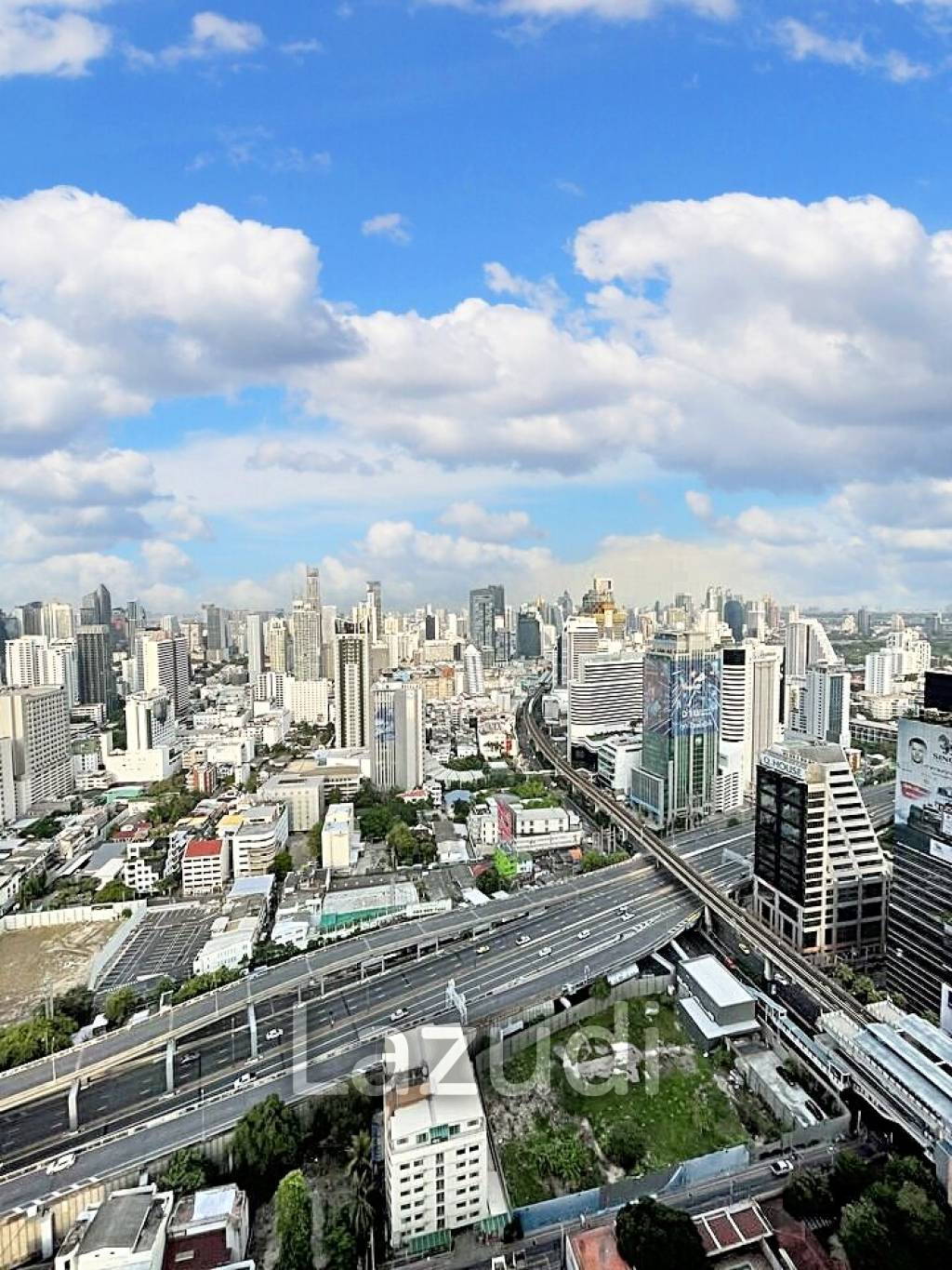 2 Bedrooms 2 Bathrooms 82 SQ.M. Noble Ploenchit