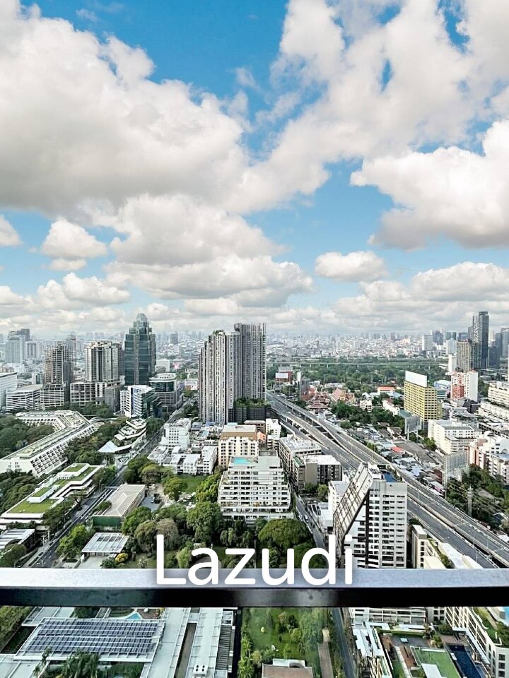 2 Bedrooms 2 Bathrooms 82 SQ.M. Noble Ploenchit