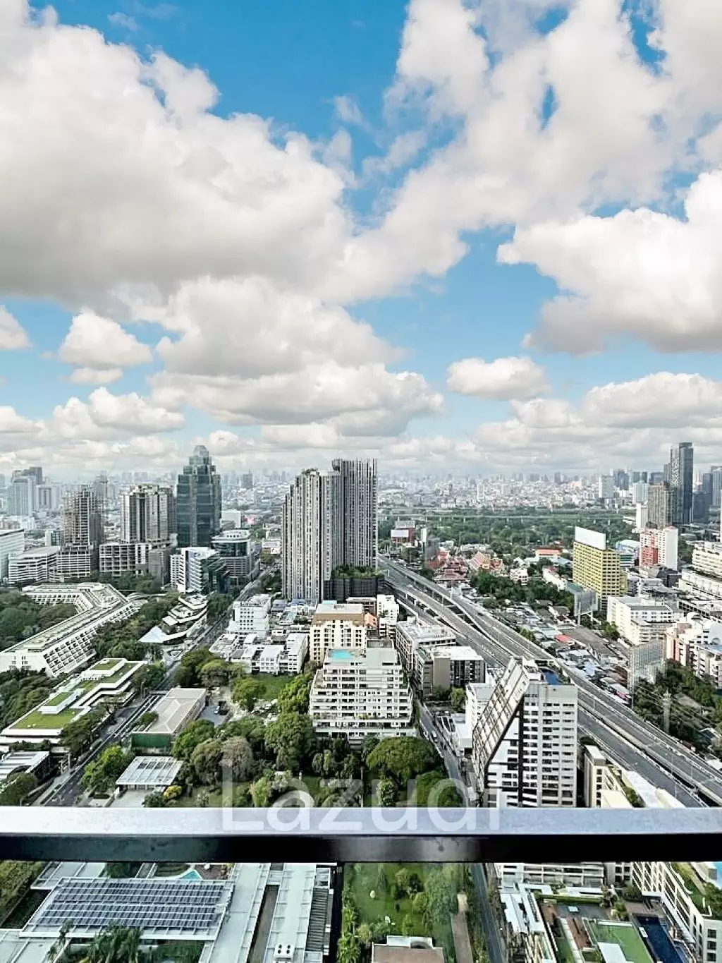 2 Bedrooms 2 Bathrooms 82 SQ.M. Noble Ploenchit