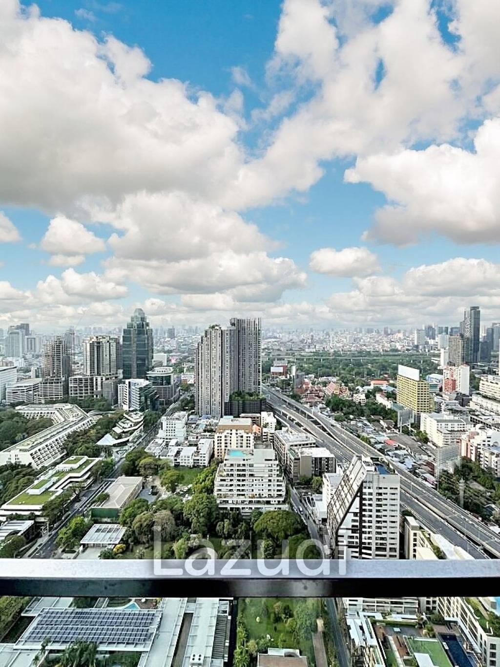 2 Bedrooms 2 Bathrooms 82 SQ.M. Noble Ploenchit