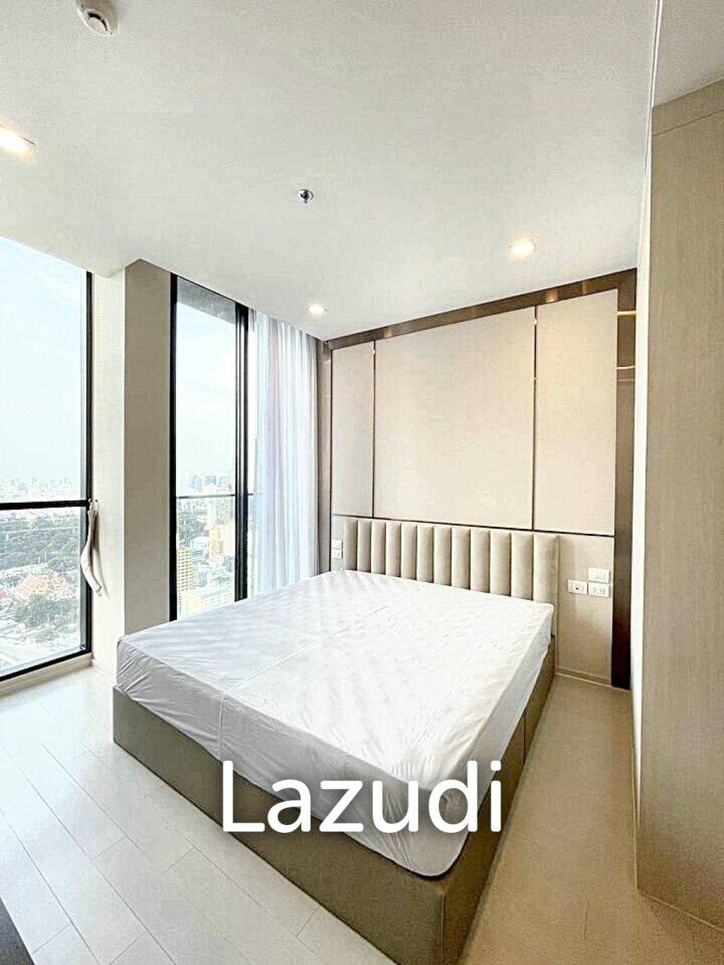 2 Bedrooms 2 Bathrooms 82 SQ.M. Noble Ploenchit