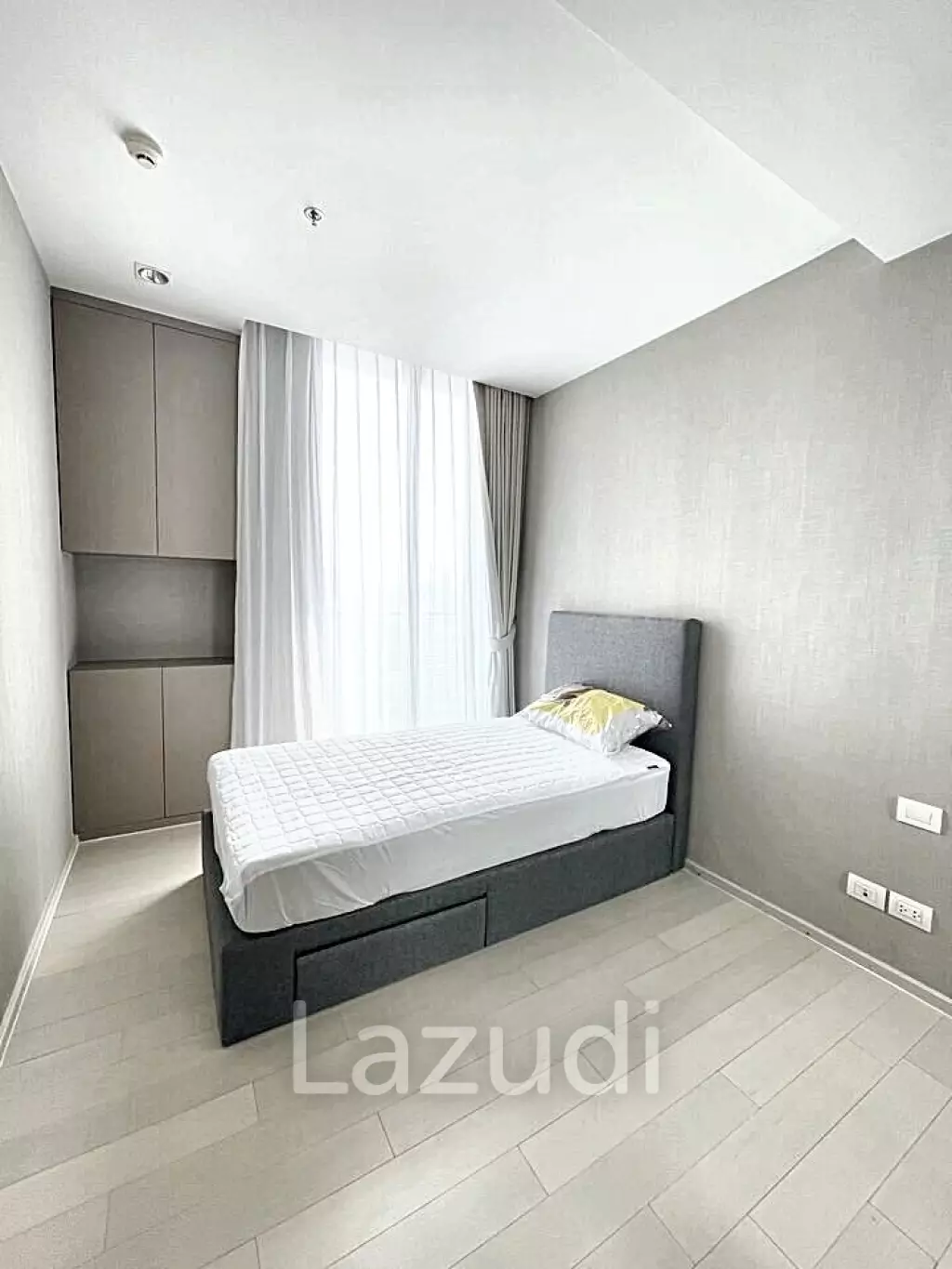 2 Bedrooms 2 Bathrooms 82 SQ.M. Noble Ploenchit