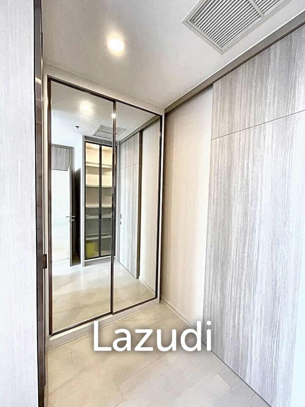 2 Bedrooms 2 Bathrooms 82 SQ.M. Noble Ploenchit
