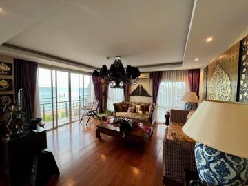3 Bedrooms 3 Bathrooms 157 Condo For Sale