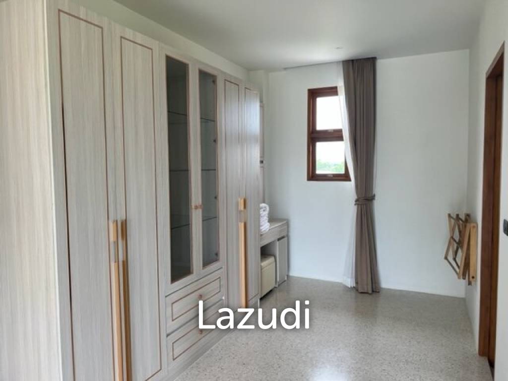 1,600 Sqm 4 Bed 5 Bath Villa For Sale