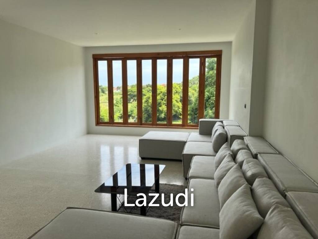 1,600 Sqm 4 Bed 5 Bath Villa For Sale