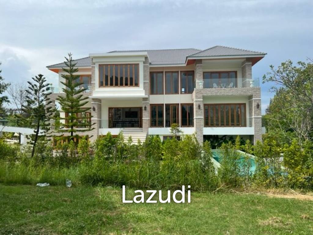 1,600 Sqm 4 Bed 5 Bath Villa For Sale