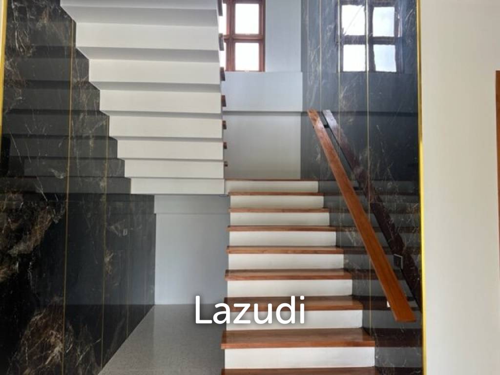 1,600 Sqm 4 Bed 5 Bath Villa For Sale