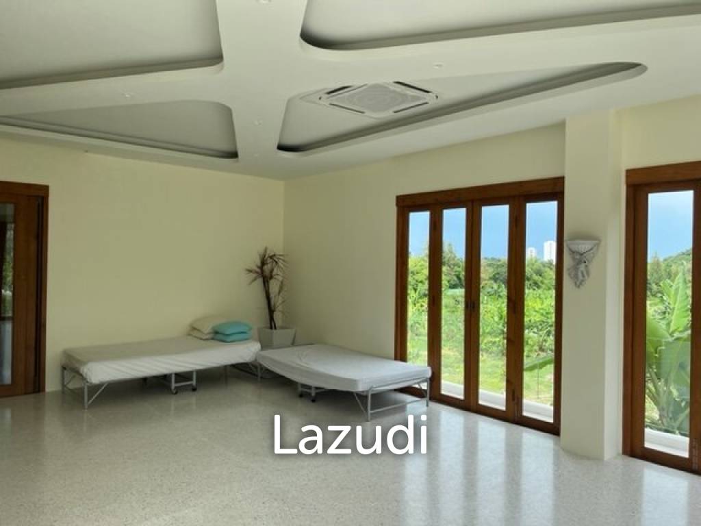 1,600 Sqm 4 Bed 5 Bath Villa For Sale