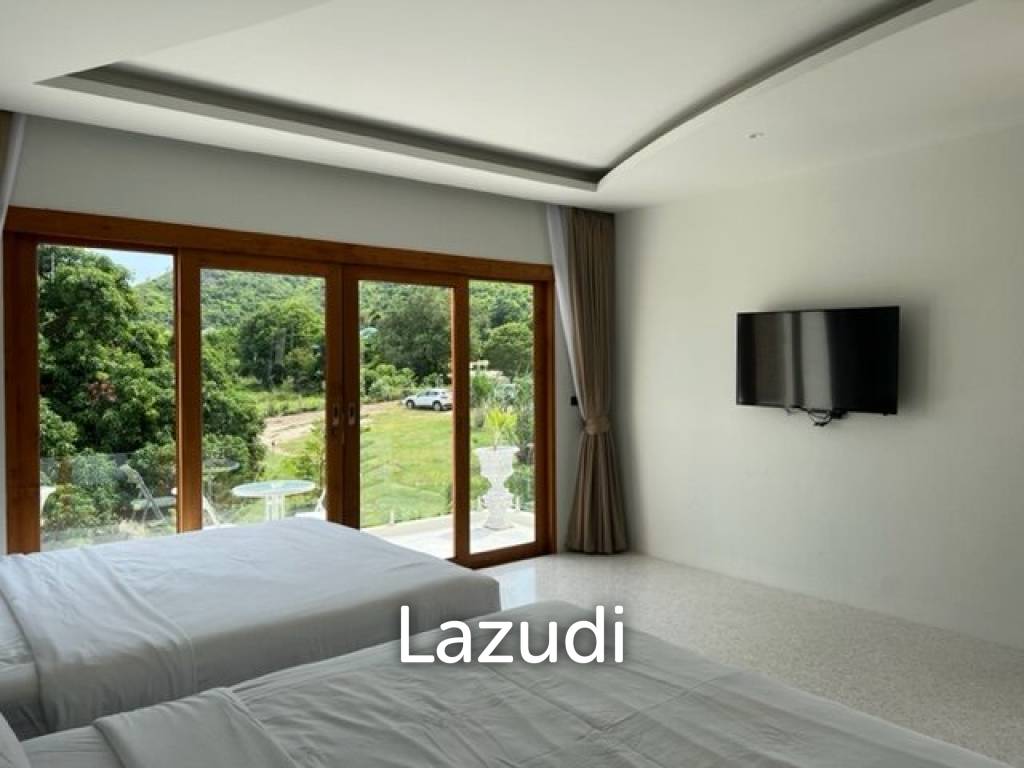 1,600 Sqm 4 Bed 5 Bath Villa For Sale