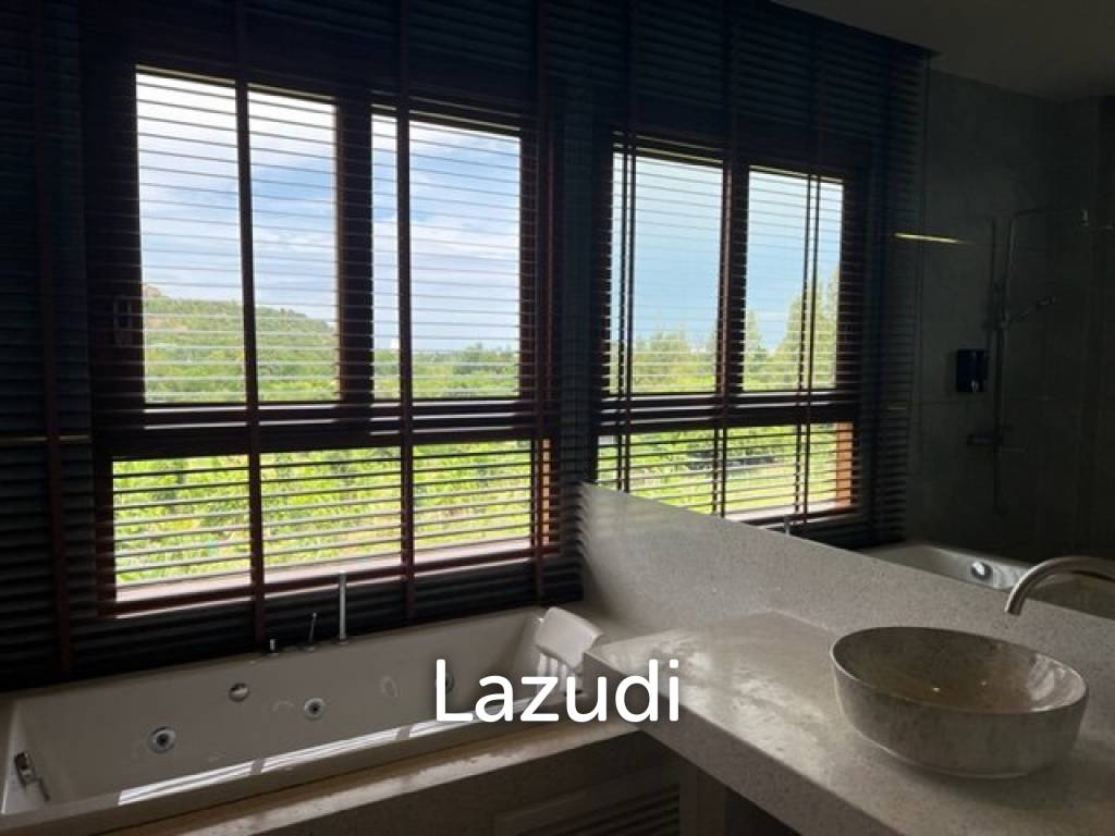 1,600 Sqm 4 Bed 5 Bath Villa For Sale