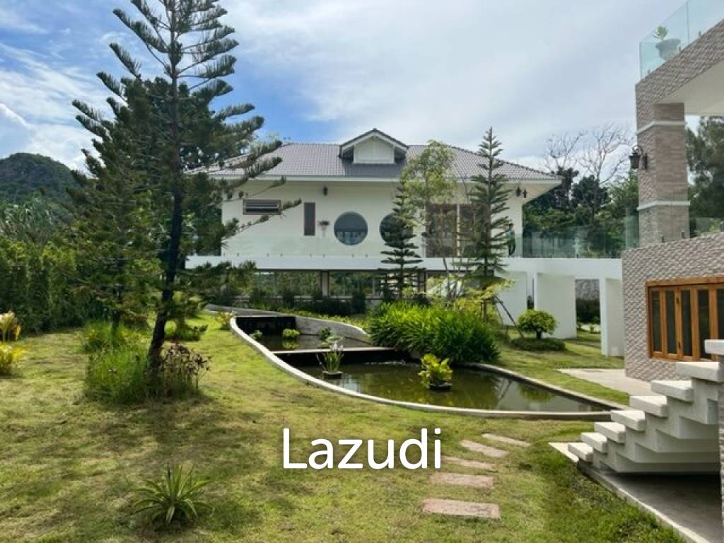 1,600 Sqm 4 Bed 5 Bath Villa For Sale