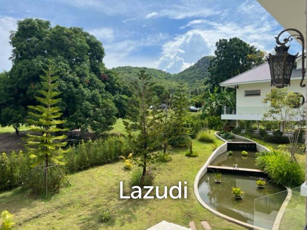 1,600 Sqm 4 Bed 5 Bath Villa For Sale