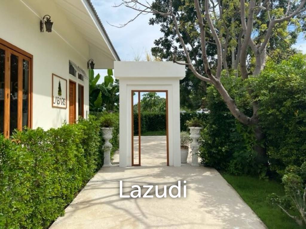 1,600 Sqm 4 Bed 5 Bath Villa For Sale