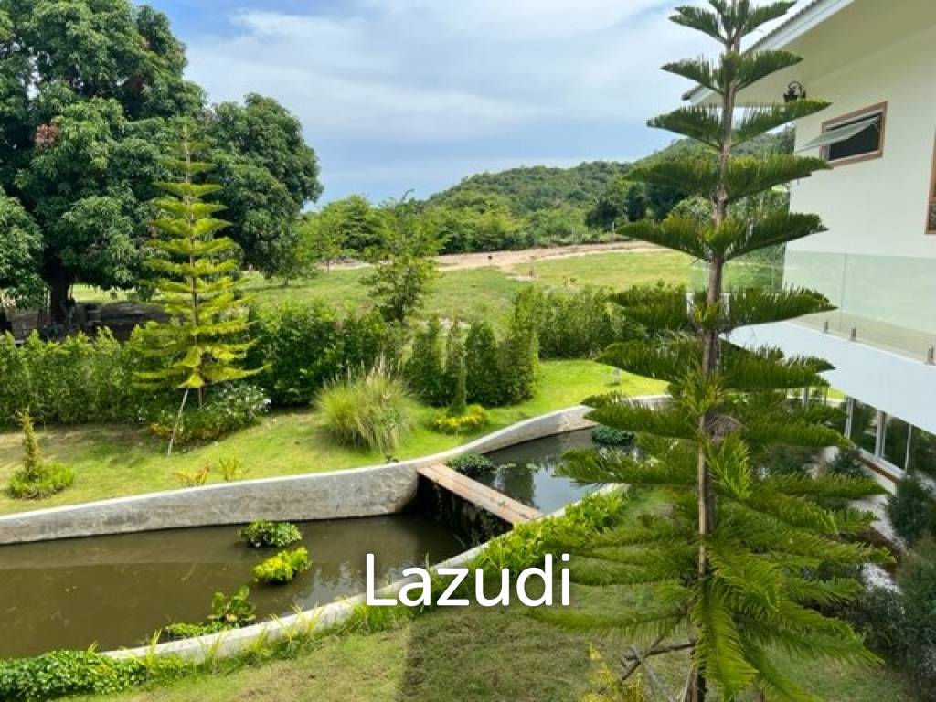 1,600 Sqm 4 Bed 5 Bath Villa For Sale