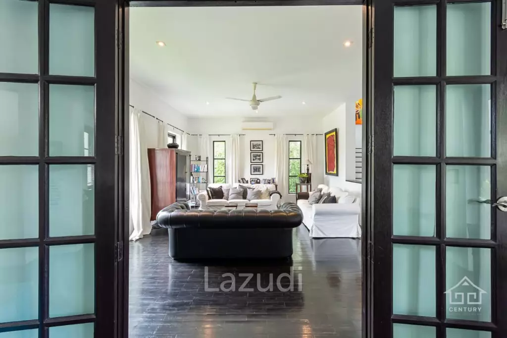 PALM HILLS : 2 Storey house with 6 Bed Bali Style  in big land plot