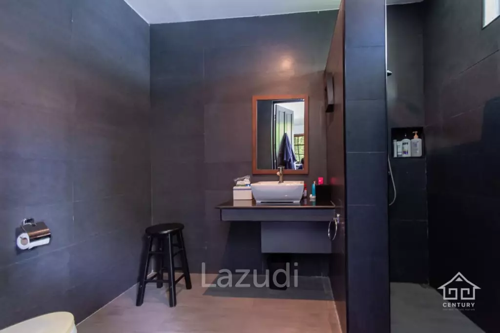 PALM HILLS : 2 Storey house with 6 Bed Bali Style  in big land plot