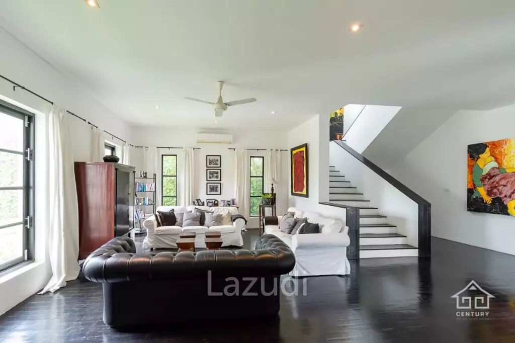 PALM HILLS : 2 Storey house with 6 Bed Bali Style  in big land plot