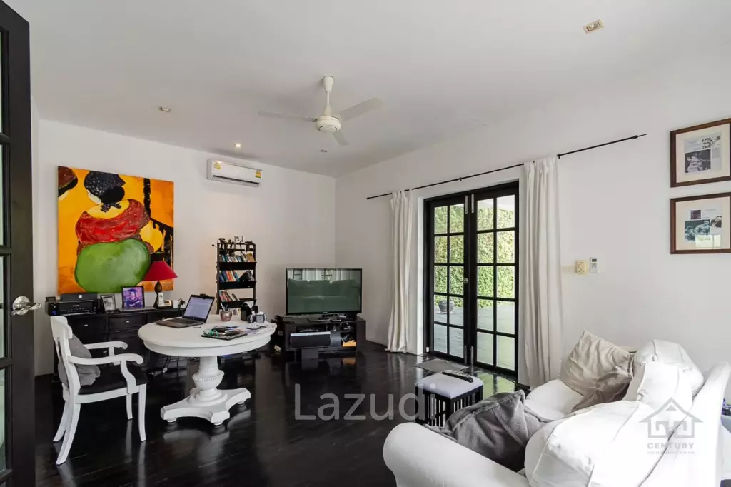 PALM HILLS : 2 Storey house with 6 Bed Bali Style  in big land plot
