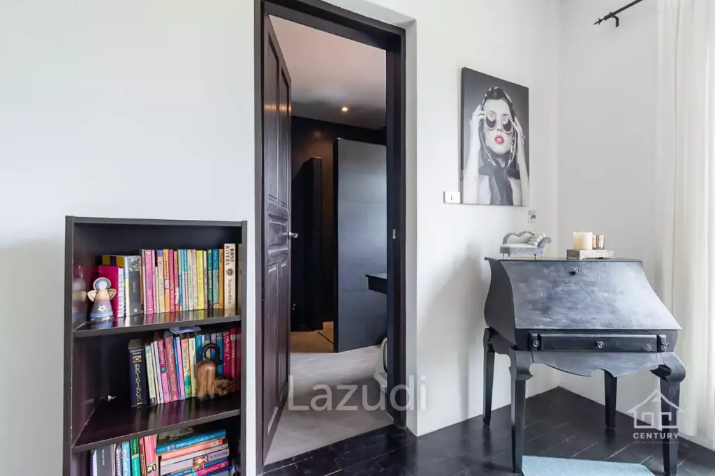 PALM HILLS : 2 Storey house with 6 Bed Bali Style  in big land plot