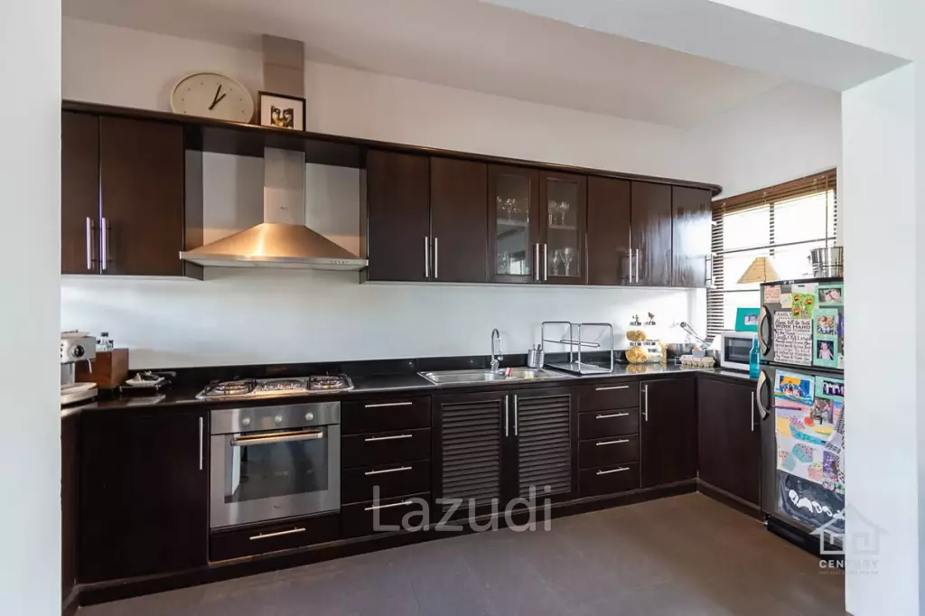 PALM HILLS : 2 Storey house with 6 Bed Bali Style  in big land plot