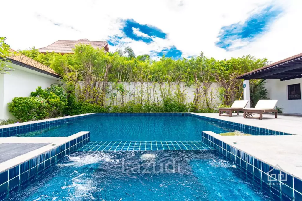 PALM HILLS : 2 Storey house with 6 Bed Bali Style  in big land plot