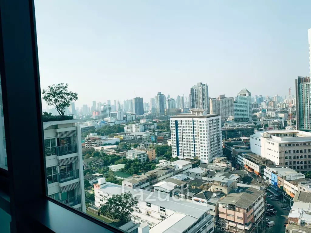 1 Bedroom 1 Bathroom 40 SQ.M Life Sukhumvit 48