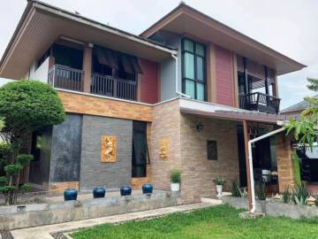 Single House for Sale at The Village Horseshoe Point Mabprachan