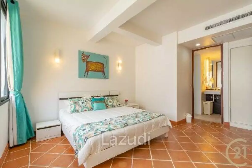 CASADAENG : Beautiful 2 Bed 3rd Floor Corner unit with Pool View near the Beach