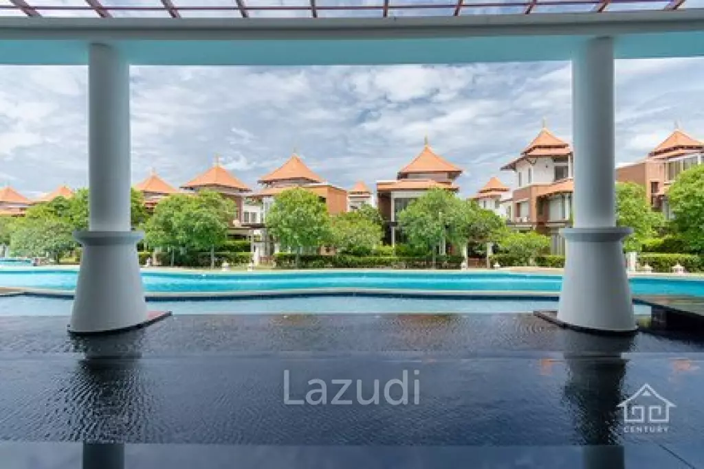 BOAT HOUSE CONDO : 2 bed sea view