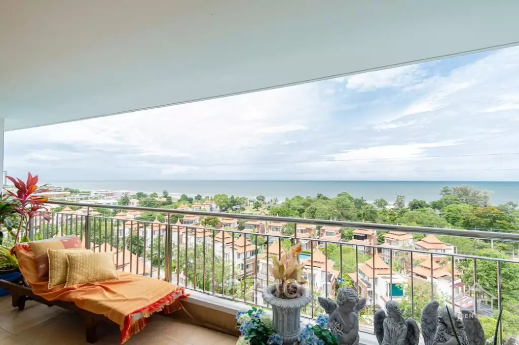 BOAT HOUSE CONDO : 2 bed sea view