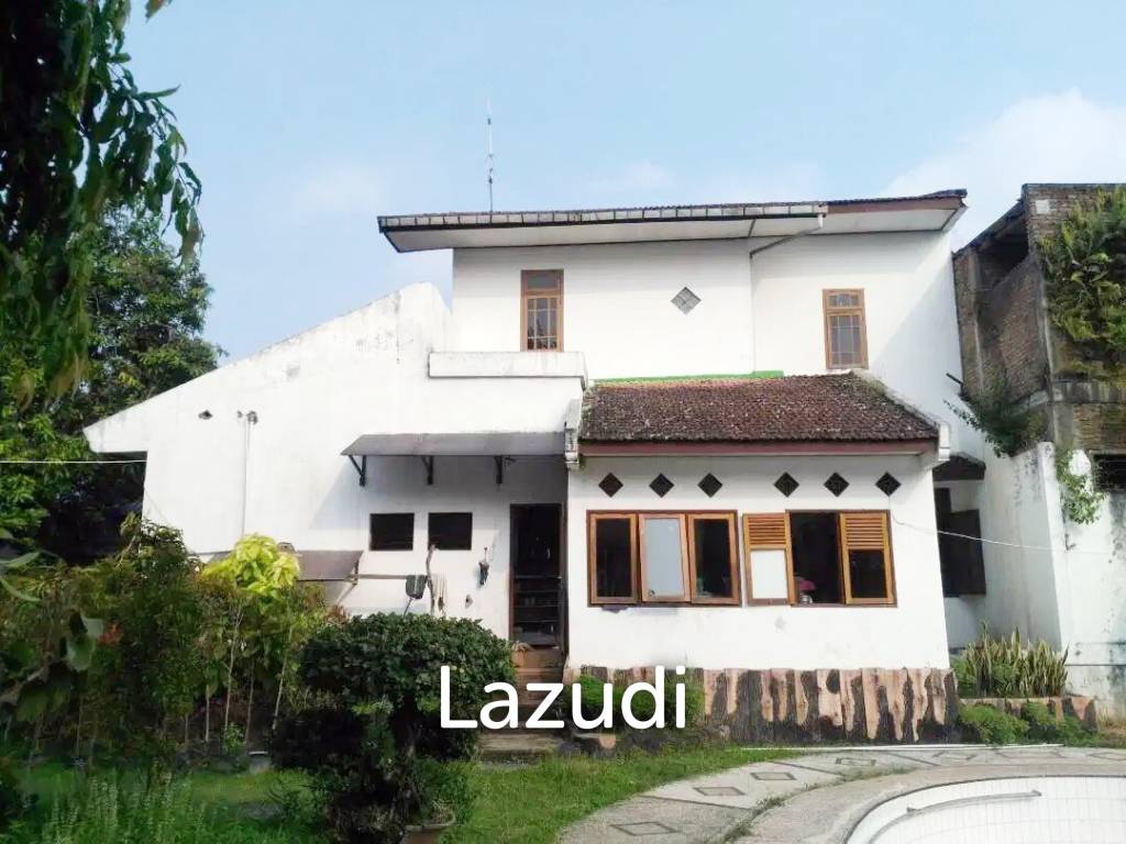 Dijual Cepat Rumah Semi Villa di Pandaan Pasuruan, Tanah Luas, Halaman Luas, Ada Kolam Renang, View Gunung