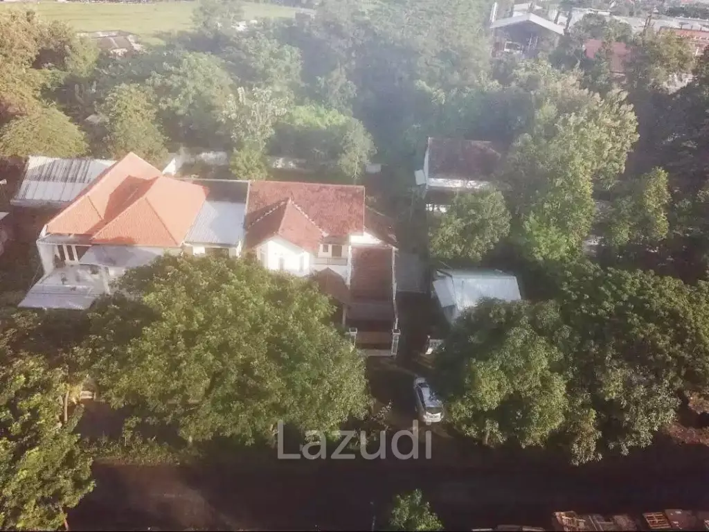 Dijual Cepat Rumah Semi Villa di Pandaan Pasuruan, Tanah Luas, Halaman Luas, Ada Kolam Renang, View Gunung