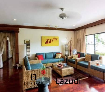 PALM HILL CONDO: 3 bedroom condominium on the ground floor