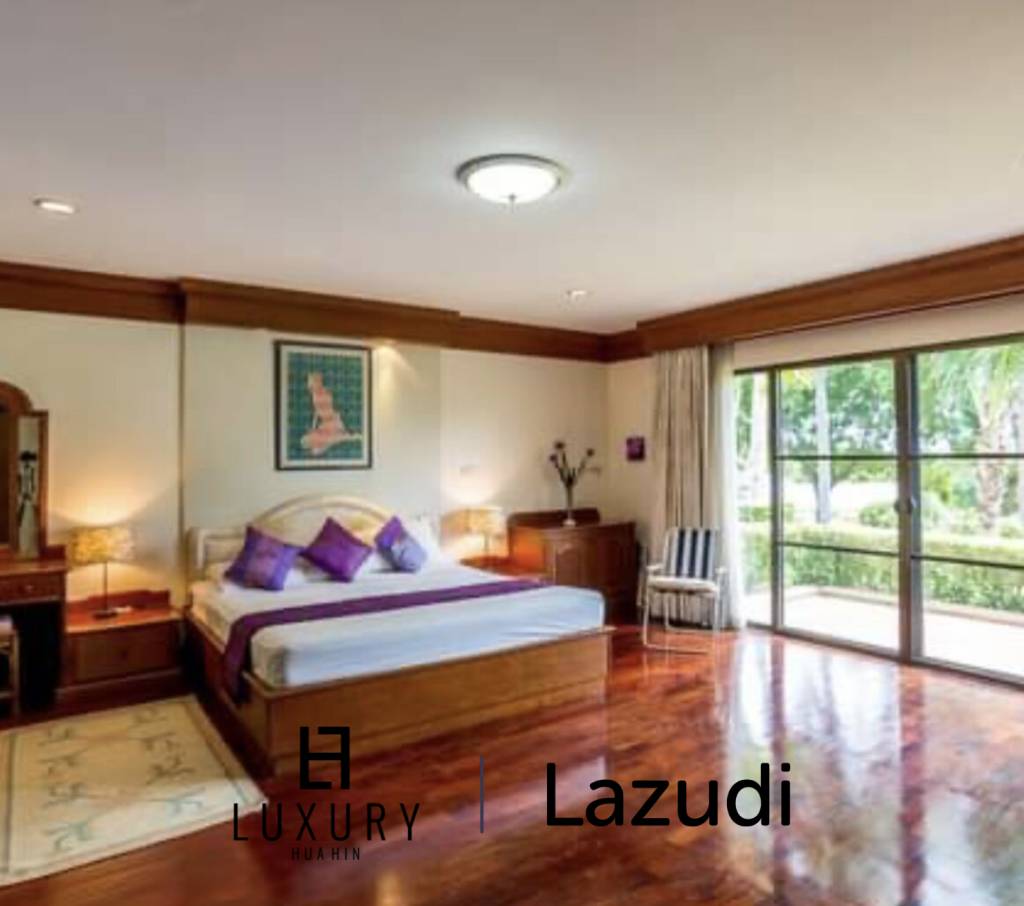 PALM HILL CONDO: 3 bedroom condominium on the ground floor